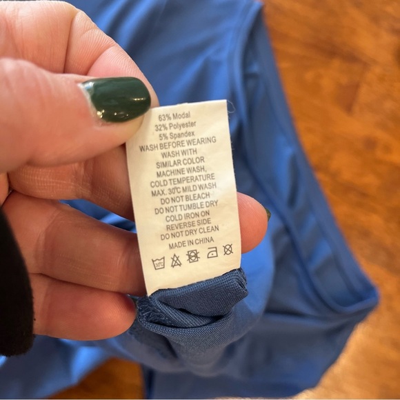 Blue women’s zyia twist front crop top t shirt reversible size medium - Picture 8 of 10